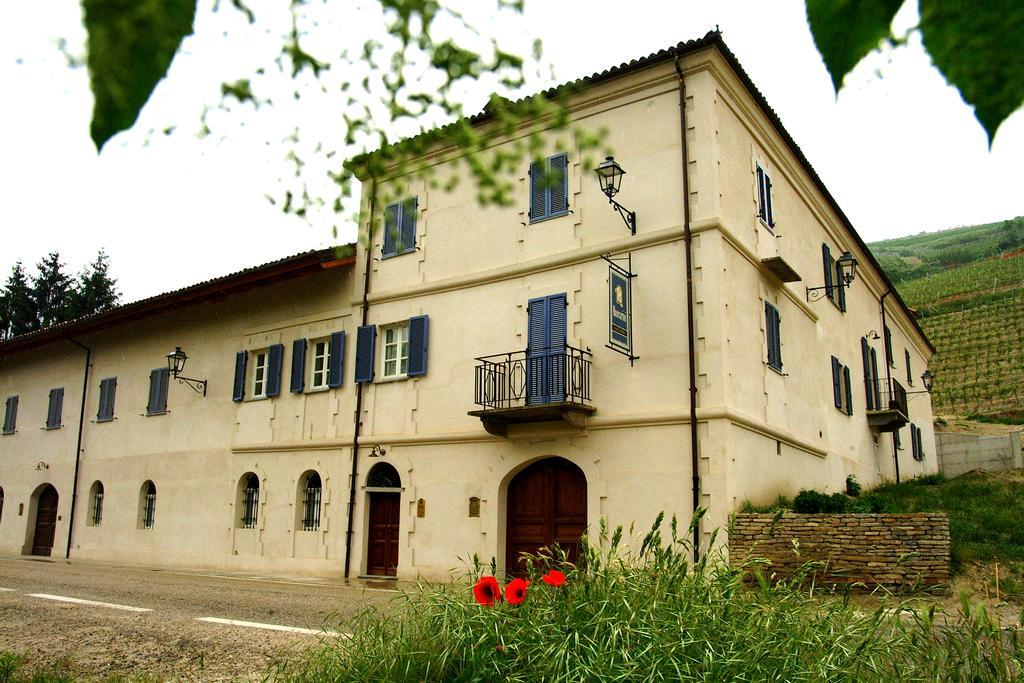 Marcarini Agriturismo Neviglie Eksteriør bilde