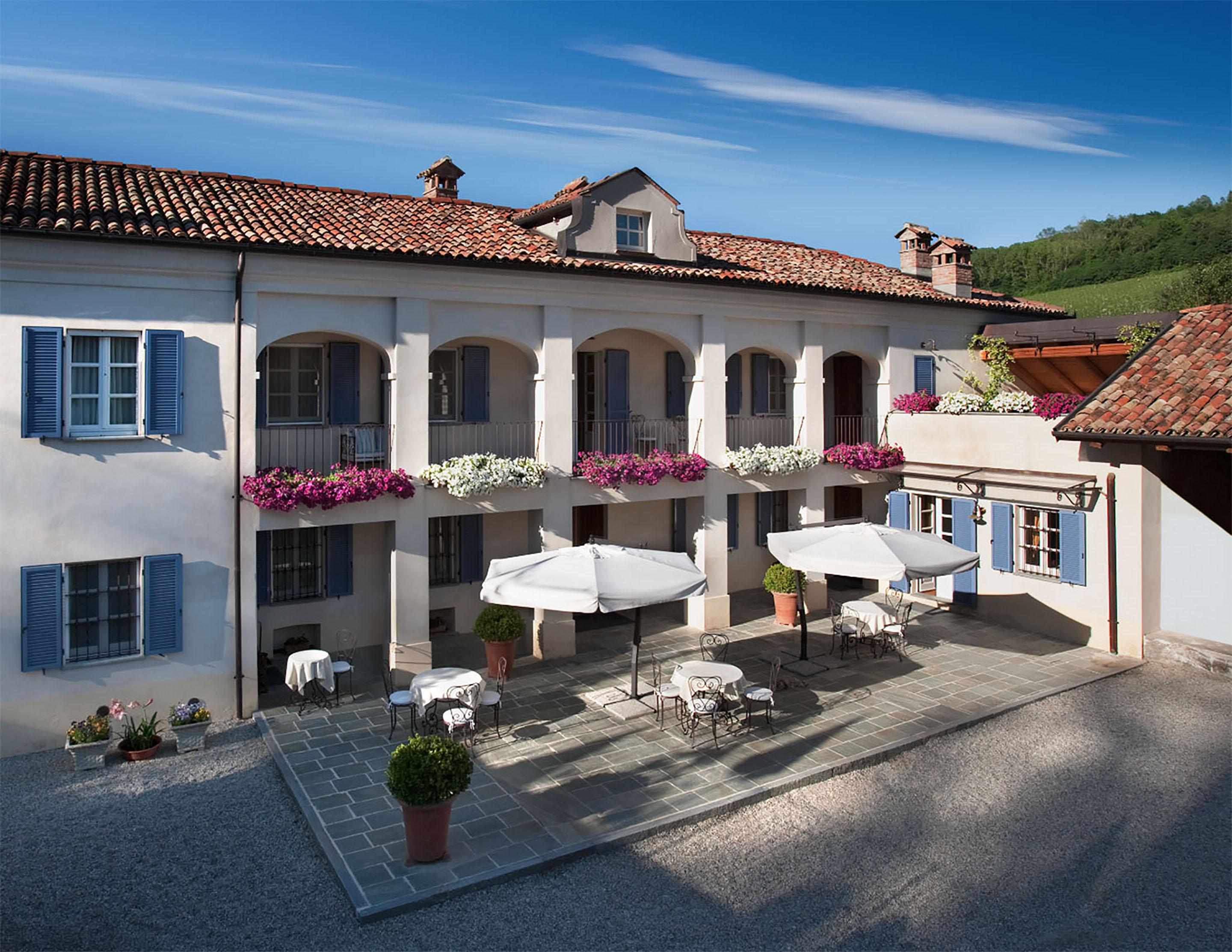 Marcarini Agriturismo Neviglie Eksteriør bilde