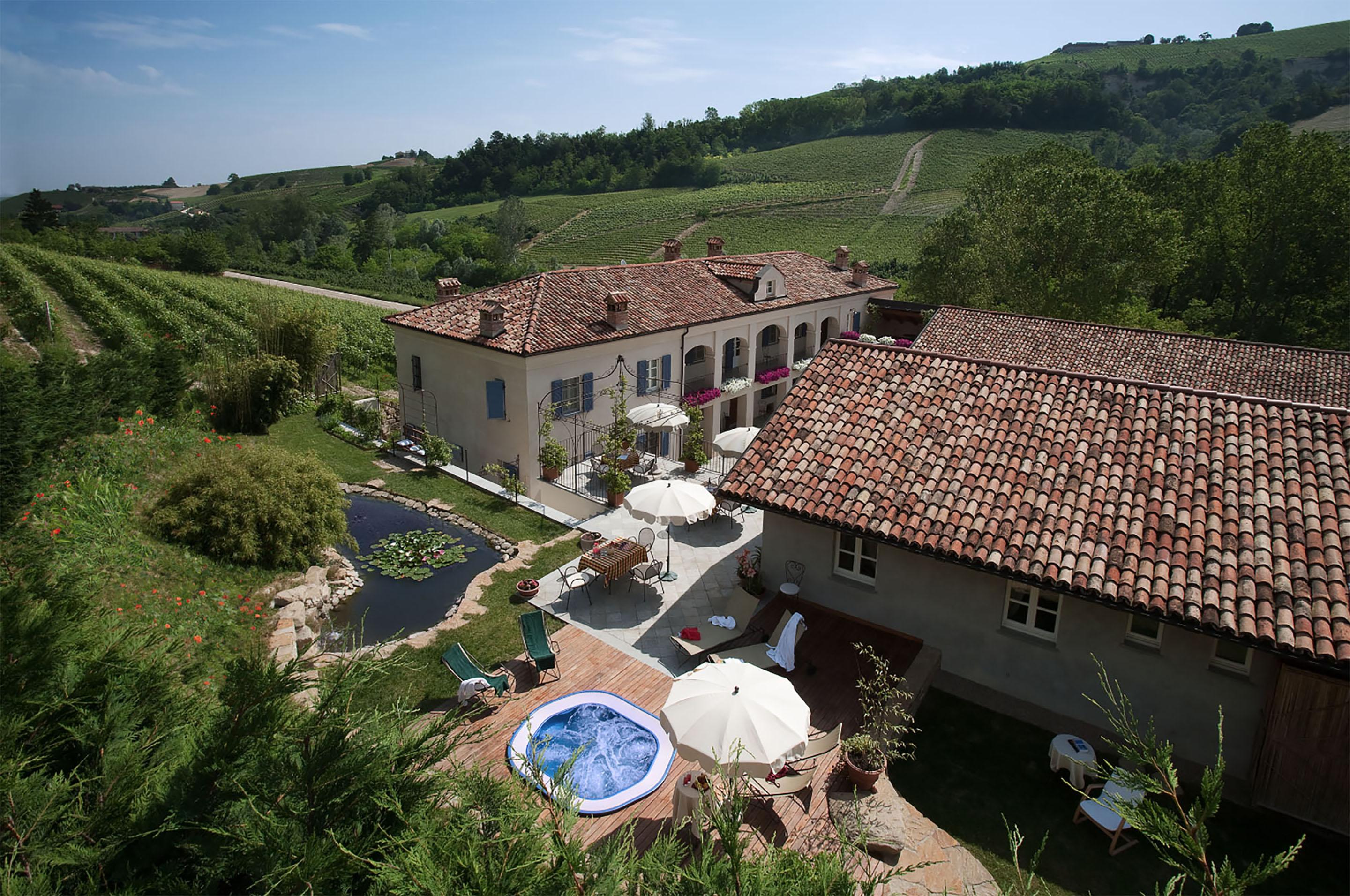 Marcarini Agriturismo Neviglie Eksteriør bilde